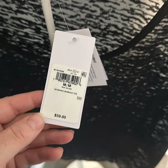 NWT Guess SS waves burnout tee size M - Picture 2 of 8